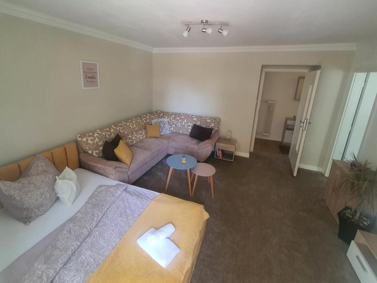 Family Apartment Poprad Buitenkant foto